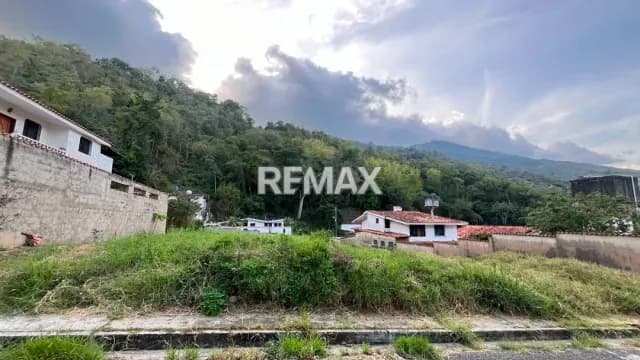 En venta de un terreno ubicado en el sector Carmona Av Caracas de Trujillo capital