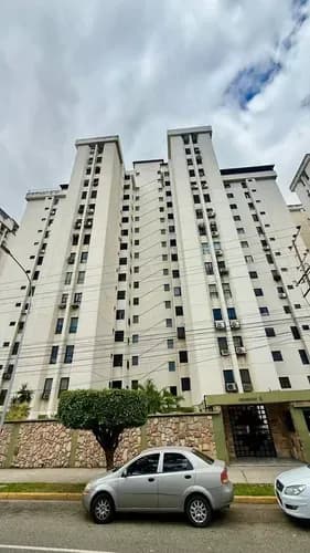 Rosaura Isla Vende Confort Y Ubicación En Res. Bermudas, Urb. La Granja Naguanagua Cod 330138