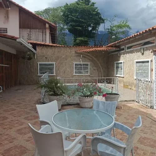 Casa En Venta. Moderna, Con Piscina, En Belensate, Mérida Venezuela