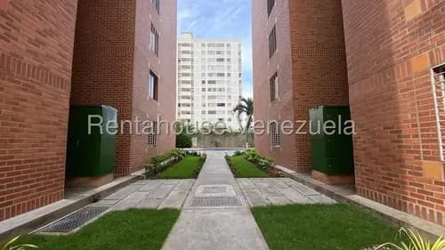María Valera Alquila Cómodo Apartamento Al Oeste De Barquisimeto, Áreas Recreativas Con Piscina, Caney, Parque Infantil, Control De Acceso.