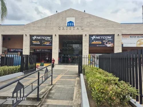 Venta Local Comercial En El C.c Cristal Naguanagua. Yc