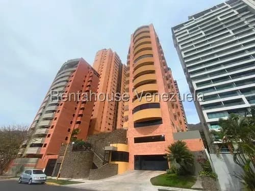 ¿buscas Comodidad, Seguridad Y Una Ubicación Envidiable? Presentamos Este Impecable Apartamento En Alquiler, Ideal Para Quienes Valoran Tener Todo A La Mano. 2 Cómodas Habitaciones. Principal Con Aire