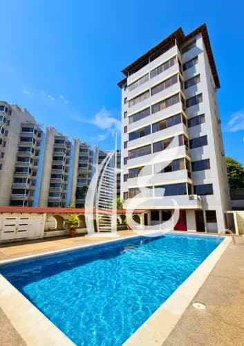 Apartamento En Venta Con Vista Al Mar Ubicado En Playa Grande , Edo. La Guaira