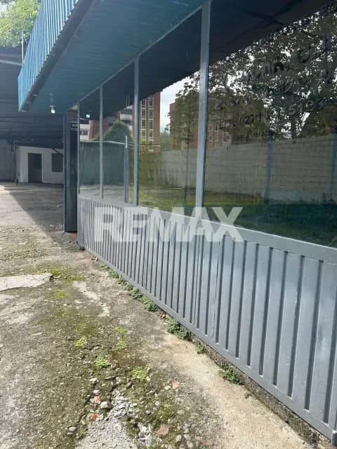Terreno comercial final Av 6 las acacias
