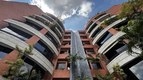 Comodo Apartamento En Alquiler En Campo Alegre Mls #26-7101 Yoselin Vazquez