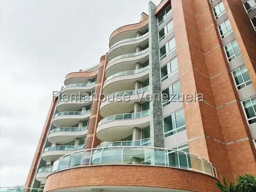 Amplio Apartamento (pent-house) Por Terminar, En Colinas De Valle Arriba Mls 26-20779 Ab