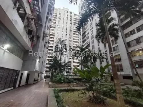 Apartamento En Venta 3 Hab Sambil La Candelaria Estacionamiento. Gc 26-21533