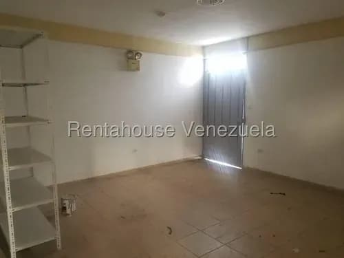 Mehilyn Perez Alquila Galpón De 1500m2 Con Tanque Y Luz Trifazica En La Zona Industrial 3 Barquisimeto,lara