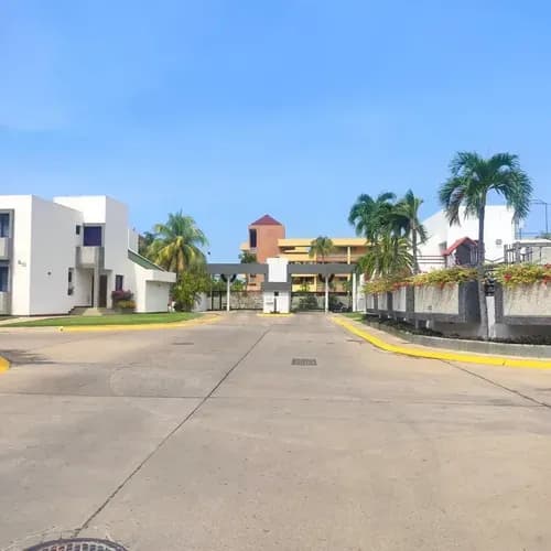 Casa En Venta, Marina Club, Complejo Turistico El Morro, Lecheria