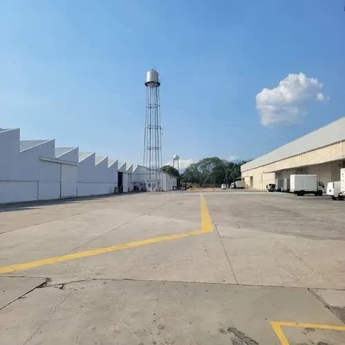 Eglee Suarez Alquila Galpón En Isanova, Zona Industrial Municipal Ll, Frente A Ford Motors, Vía Aeropuerto. PLG-159