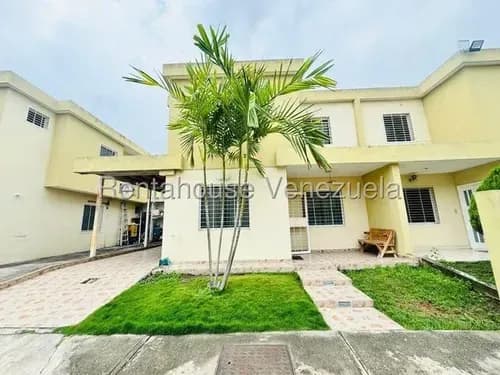 Jesus Teran Vende Linda, Comoda Y Espaciosa Casa Duplex Semiamoblada Ubicada En Conjunto Privado Con Pozo En Cabudare. 26-18359
