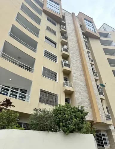 Alquiler Apartamento En Avenida Fuerzas Aéreas/conjunto Los Frailes 2/maracay/avma02