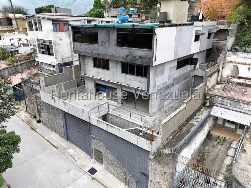 Comercial (Industrial) en Venta en Los Chaguaramos, Distrito Metropolitano