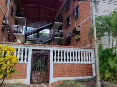 Se vende apartamento Conjunto Los Ruiceñores, Urb. El Marques, Guatire,