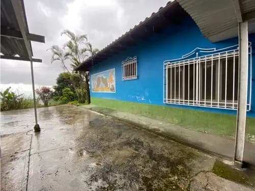 Venta Casa Corralito 361 Mts 7 Habitaciones 3 Baños 8 Puestos