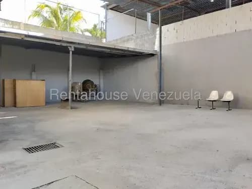 Gabi Alquila Deposito En El Centro De Barquisimeto Amplio, Con Potencial, Muy Conservado. Comunicate Por Favor! Cod 26 6599
