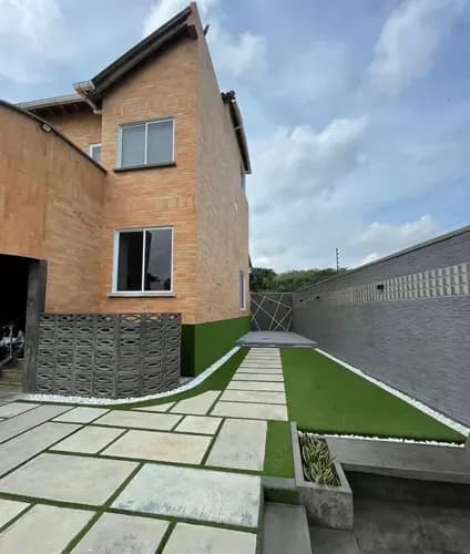 Hermoso Town House En Alquiler Amoblado En Terrazas De Guataparo
