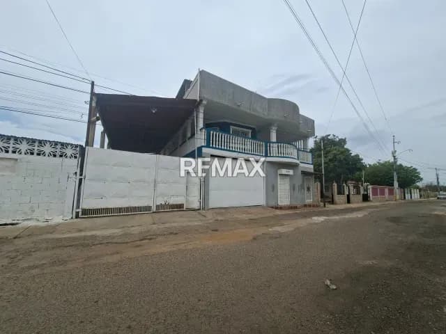 CASA COMERCIAL