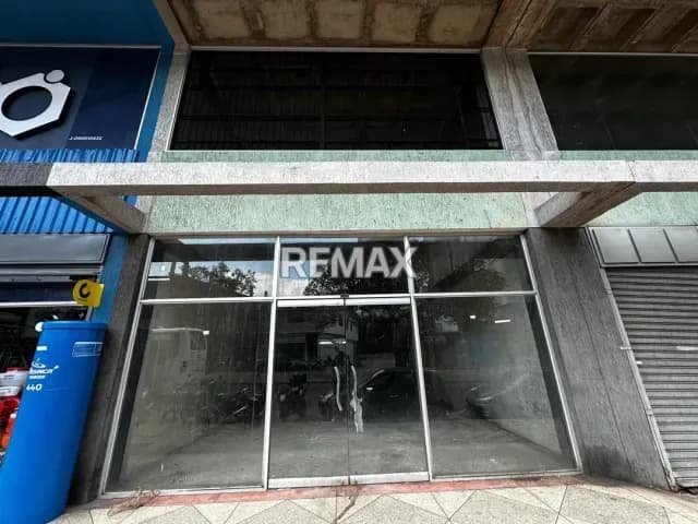 En Venta‼️ Local comercial en Obra Gris en Centro empresarial JC en la Prolongación de la 5ta Avenida