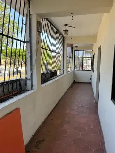 Venta De Casa Con Locales Comerciales En Pb Con Excelente Ubicacion En Naguanagua Lm