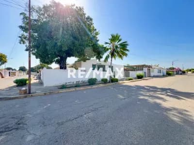 Casa quinta en venta en la Urbanización La Rosaleda, Maracaibo