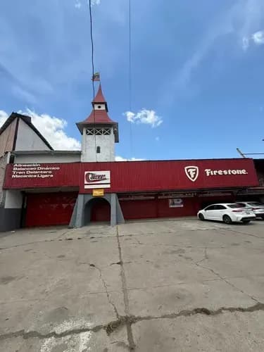 Local Comercial En Venta Con 800m2 Con Excelente Ubicacion A Pie De Calle Ubicado En Mercado Mayorista Tocuyito. St