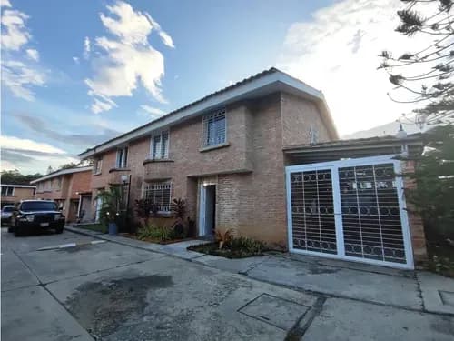 Townhouse En Los Aleros, Guataparo, Valencia.