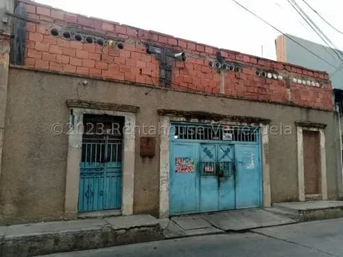 Casa Comercial En Venta En El Centro De Valencia Mm Carabobo Pozo Propio Internet Tv Excelente Ubicacion