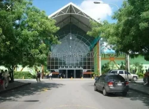 Mini Local Comercial, Ubicado En Gran Bazar San Diego (cc Fin De Siglo); Inm 26-8924, Cuenta Con Excelente Iluminación Y Equipamiento. Solo Clientes