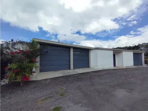 Se Vende Casa En Colinas De Carrizal, Ubicada En El Sector Mérida