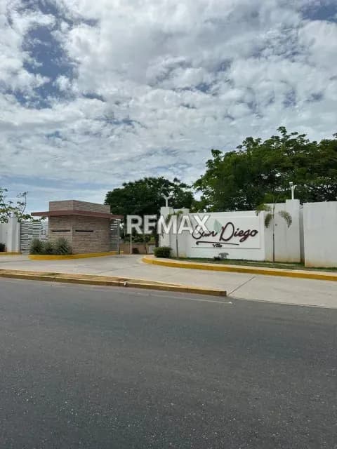 Townhouse en Villa San Diego