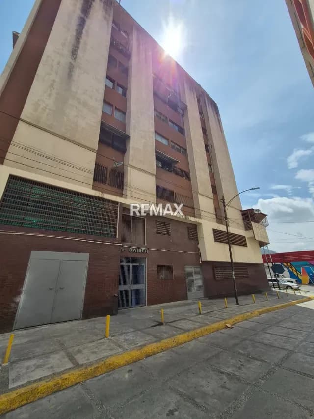 AMPLIO APARTAMENTO EN VENTA PISO 1 EDIFICIO DAIBER SAN JOSE