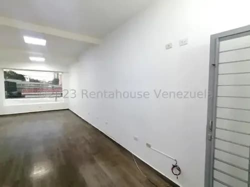 Dalisa Bigott Alquila Local Comercial En Nueva Segovia | 36 M² | 1 Baño, Iluminación Led, Excelente Ubicación | Barquisimeto #23-20272
