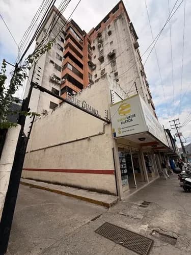 Consultorio En Venta En Res. Guamo De 133m2 Ubicado En Av. Bolívar Norte, Listo Para Operar O Adaptar. Zenaida Quintero