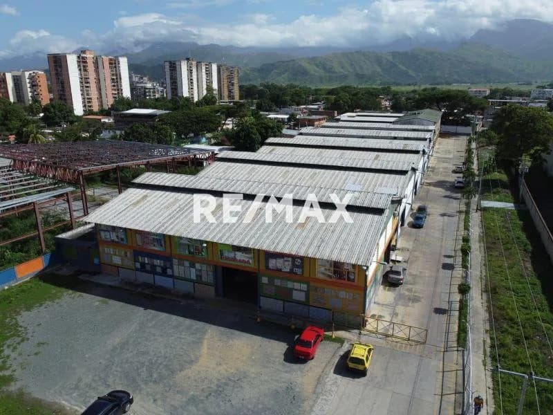 En venta Complejo de Galpones Intercomunal Turmero Maracay