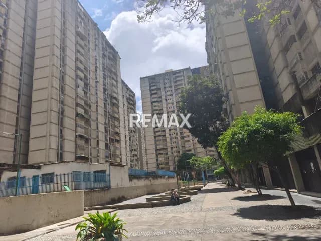LINDO APARTAMENTO EN ALQUILER EN LA CALIFORNIA NORTE
