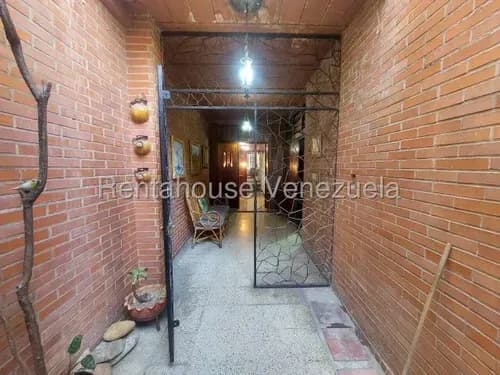 Casa En Alquiler En Los Dos Caminosa, Mls 26-19634