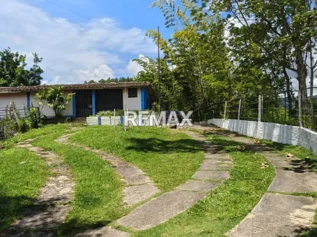 SE VENDE FINCA EN SANTA ANA