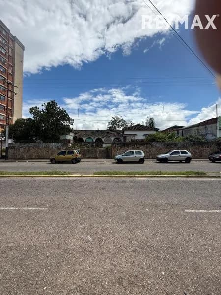 Casa comercial Octavio avenida