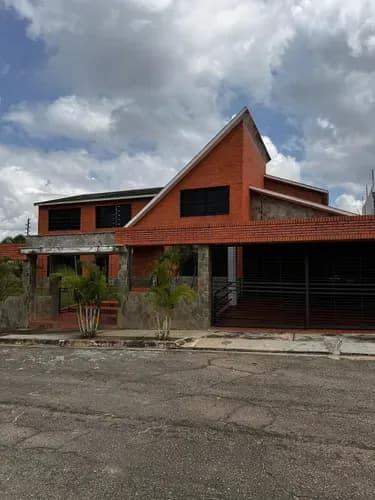 Grey Zuloaga De Inzitu Realtors Vende Casa En Guataparo Solo Clientes Directos