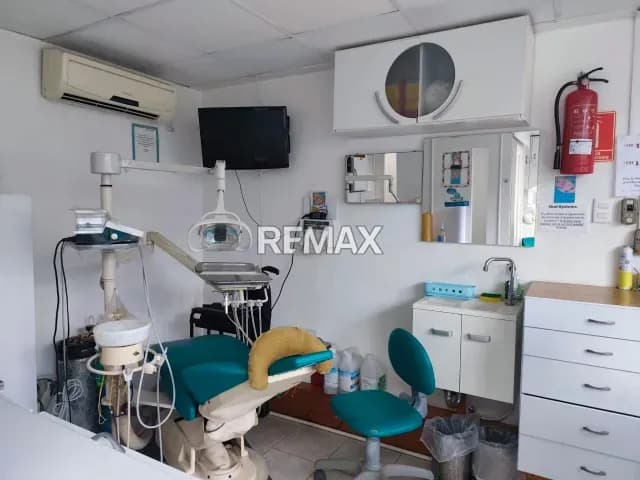 Se alquila consultorio de Odontología totalmente equipado en Urb Sta Fe Norte