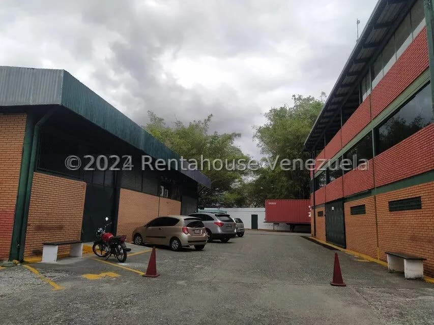 Comercial (Galpon - Deposito) en Venta en Guatire, Miranda