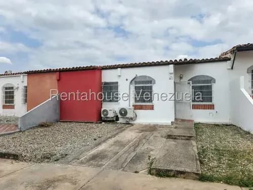 Maria Luisa Mendoza Vende Hermosa Casa En Cabudare En Prestigiosa Urbanizacion En Optimas Condiciones, Con Acabados Modernos, Y Todos Los Servicios Basicos 2 6 1 6 2 9 5.