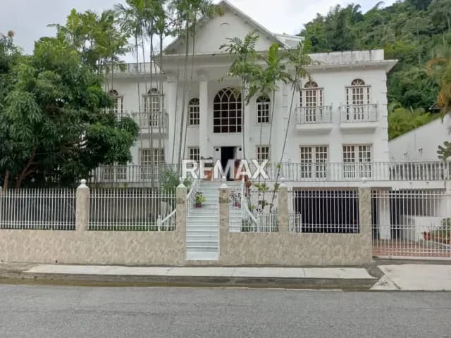 Casa Urbanización Miranda Amoblada y lista para habitar, 1700M2