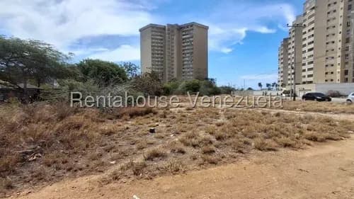 Zonificación R6: Ideal Para Proyectos Residenciales De Alta Densidad O Desarrollos Comerciales De Gran Escala. Plusvalía Garantizada: Cercanía Inmediata A La Zona Comercial De La Av. 4 De Mayo. Mas