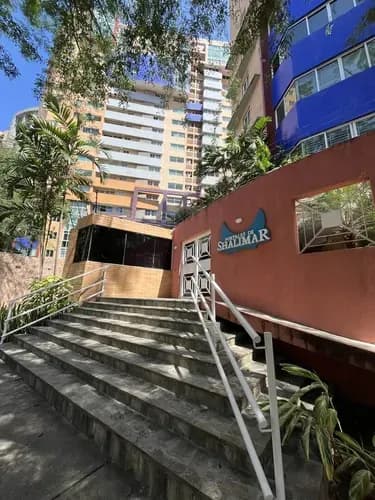 Apartamento En Venta Completamente Remodelado En Portales De Shalimar, La Trigaleña. Cod. 322568