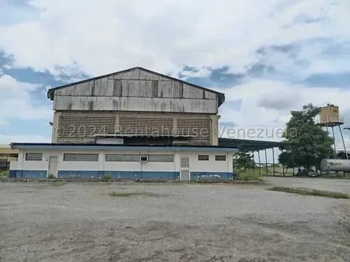 Atención Inversionistas. Inm Zona Ind. Valencia Sur Galpon Con Gran Potencial A Pie De Calle Zona Industrial Sur. 25-4278