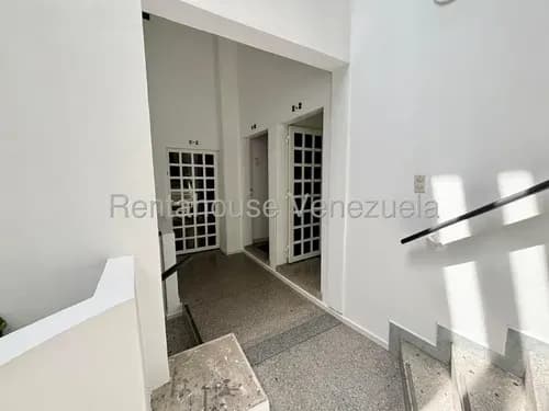 # 26-19323 Alquiler Oficina Con Ubicación Estratégica En El Centro Este Barquisimeto,lara Gm