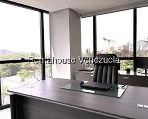 Moderna Oficina / Remodelada / Alquiler 26-15956 Los Dos Caminos
