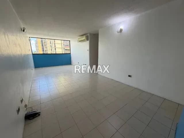 APARTAMENTO EN ALQUILER EN LA URB. SAN JACINTO